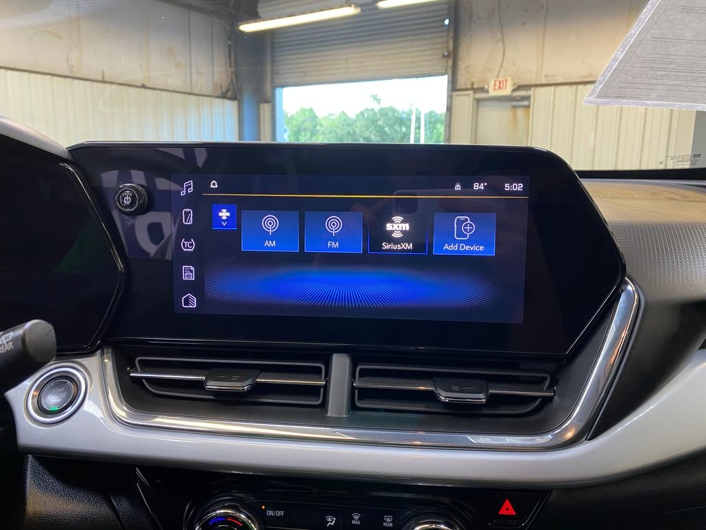 Used 2025 White Chevrolet LT image 37