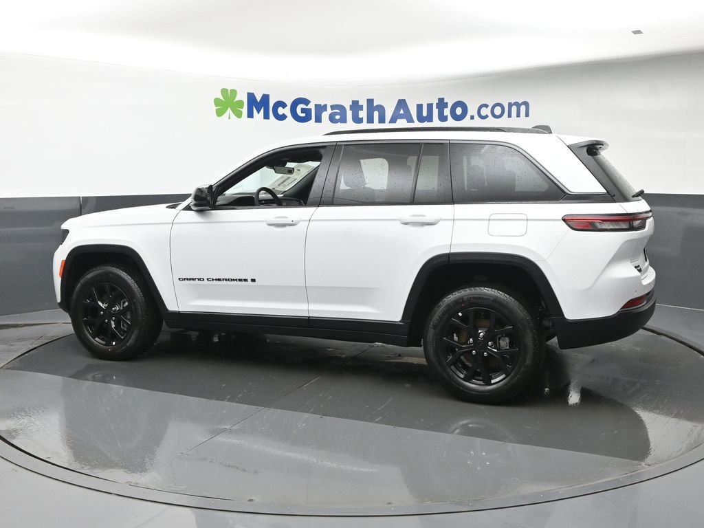 New 2026 Bright White Clear-Coat Exterior Paint Jeep Altitude image 22
