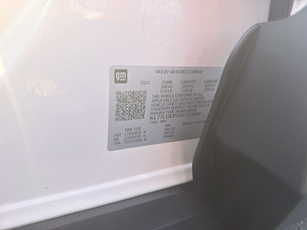 Used 2025 White Chevrolet 1RS image 36