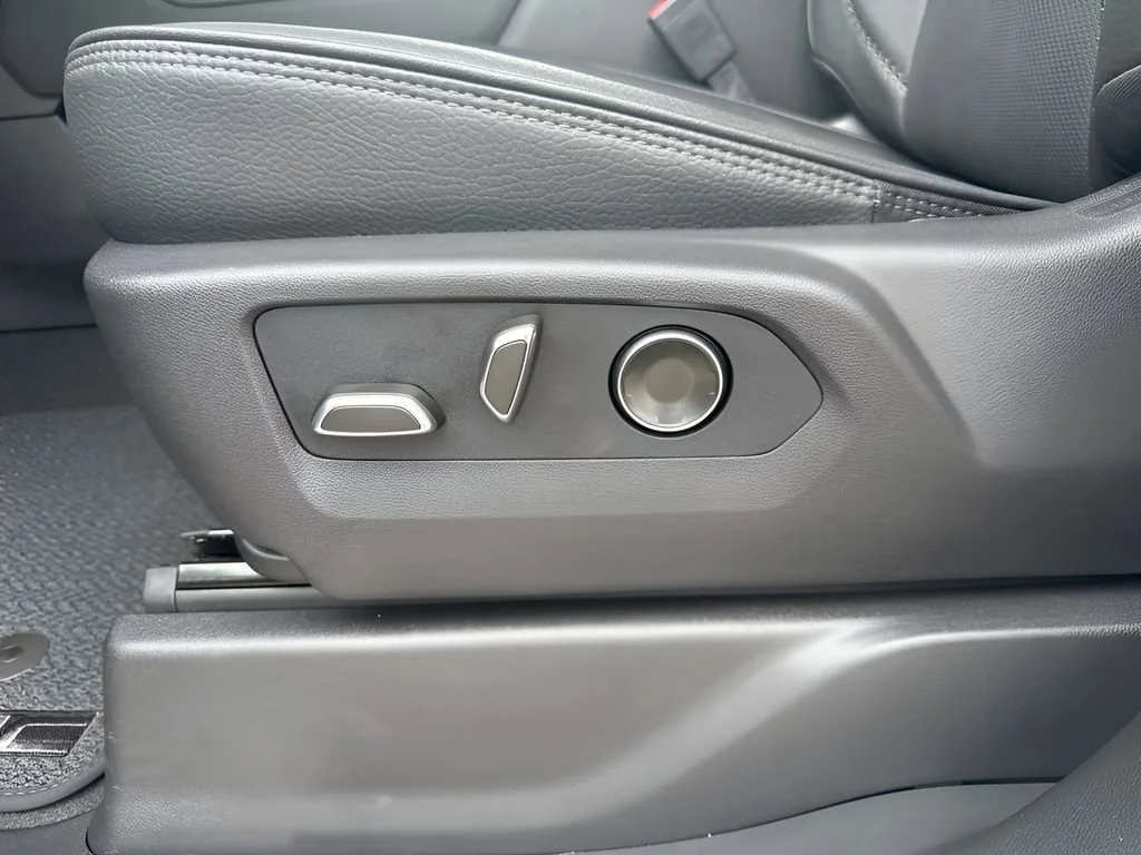 Used 2026 Sterling Metallic GMC Denali image 17