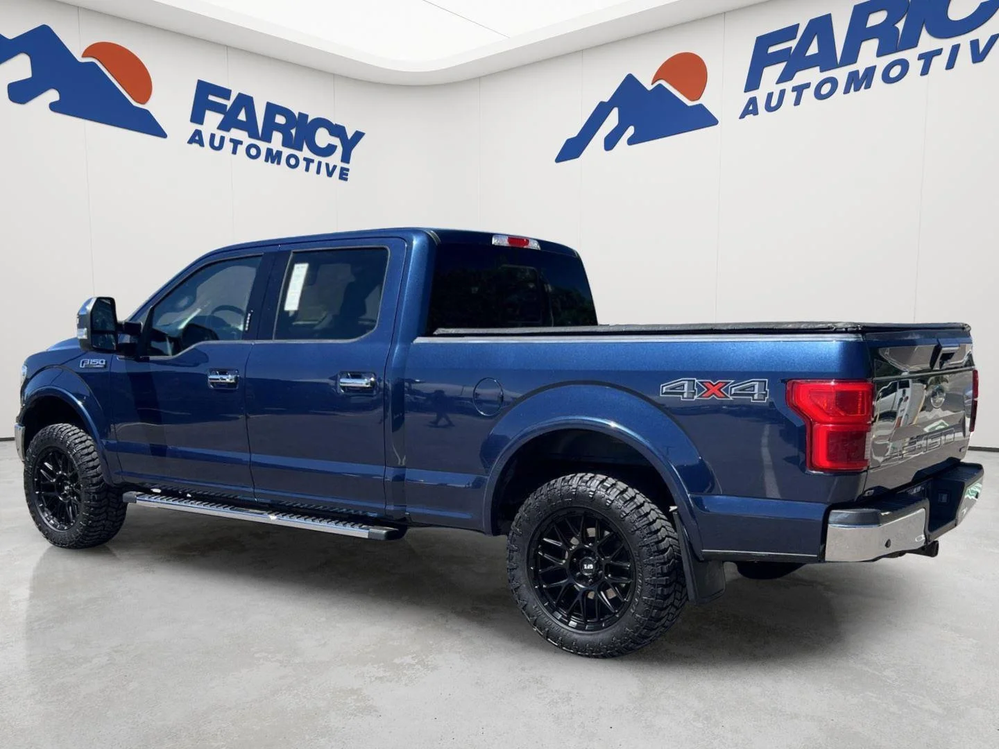 Used 2019 Blue Jeans FORD LARIAT image 7