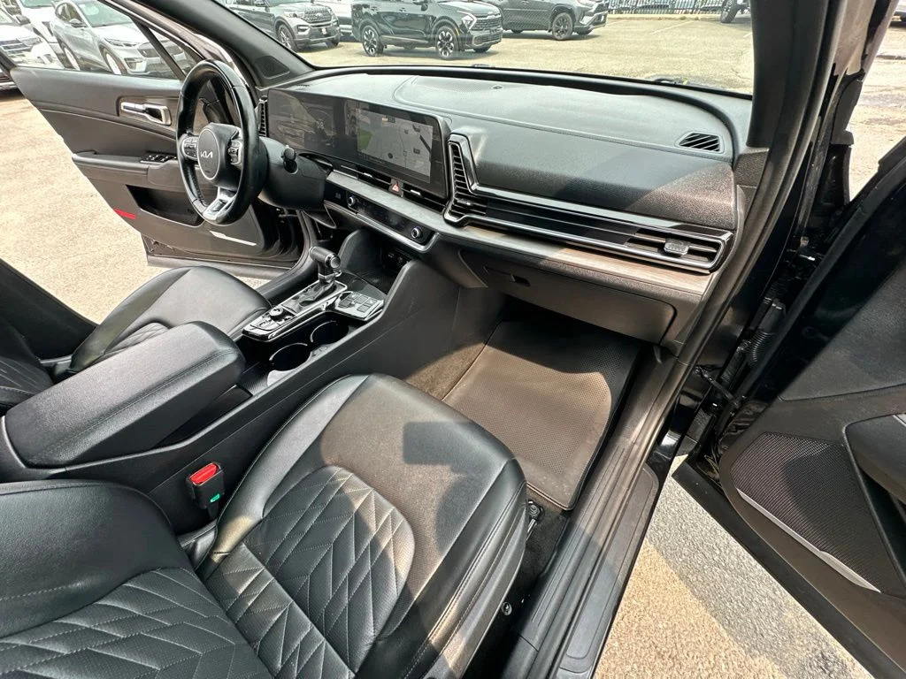 Used 2023 Black Kia X-Line image 31