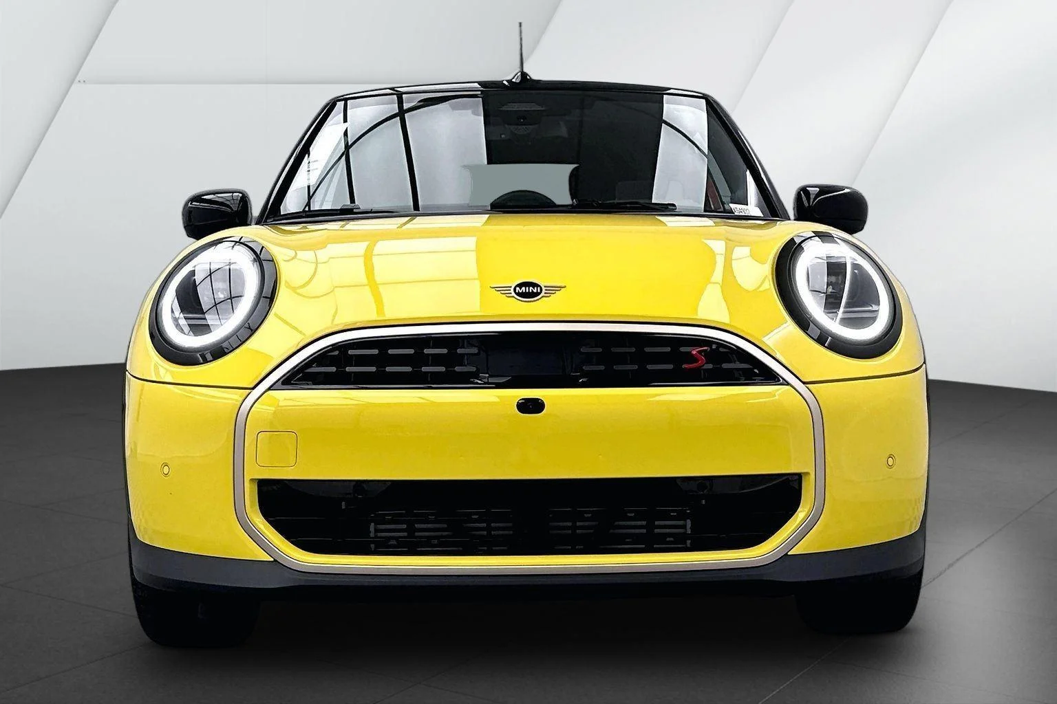 New 2026 Sunny Side Yellow MINI Iconic image 2