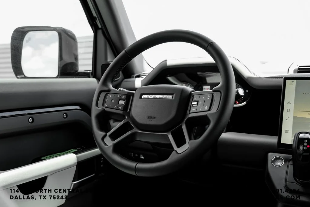 New 2026 Santorini Black Metallic Land Rover X-Dynamic SE image 13