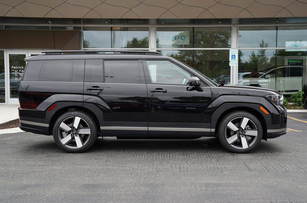 New 2026 Phantom Black Hyundai Limited image 3