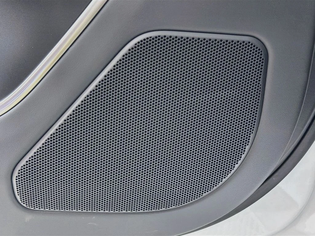 New 2026 Fuji White Land Rover SE 7 Seats image 19