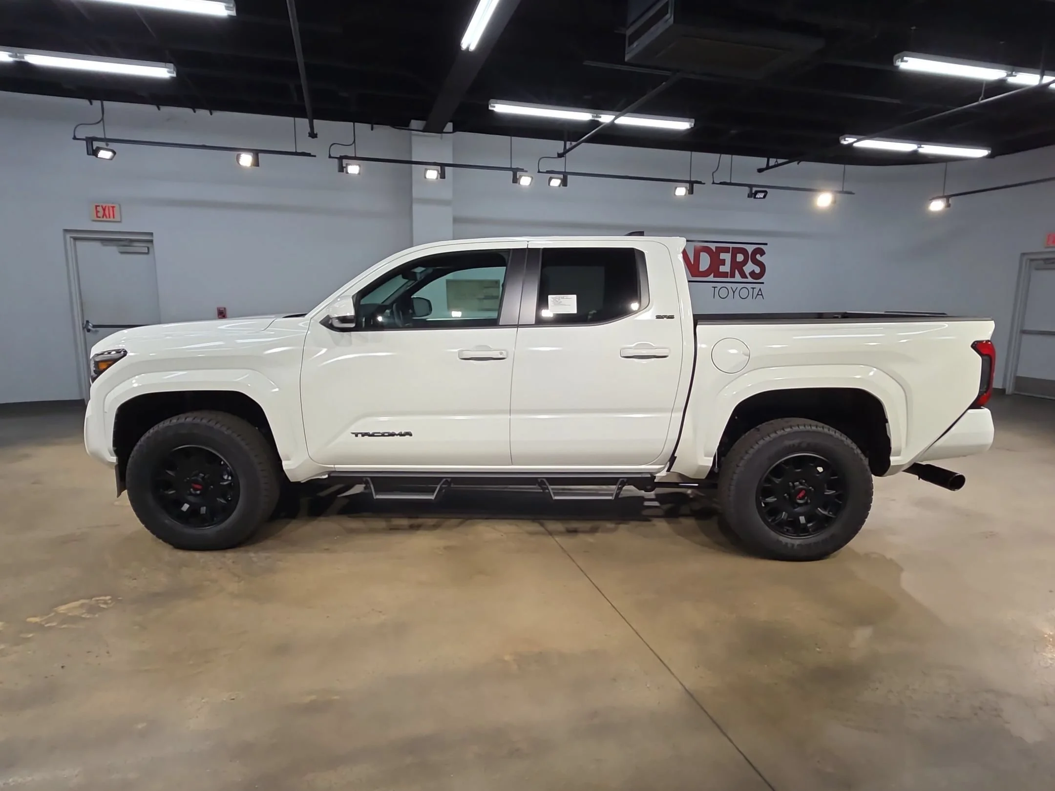 New 2026 Ice Cap Toyota SR5 image 4