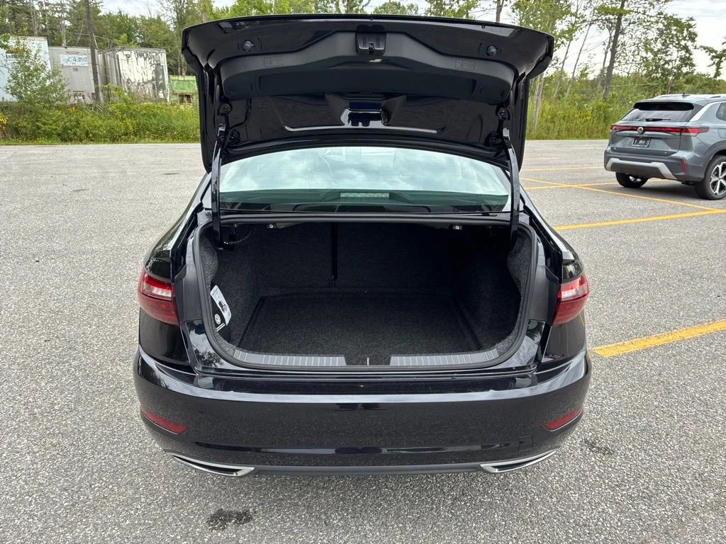 Used 2021 Black Volkswagen SEL Premium image 66