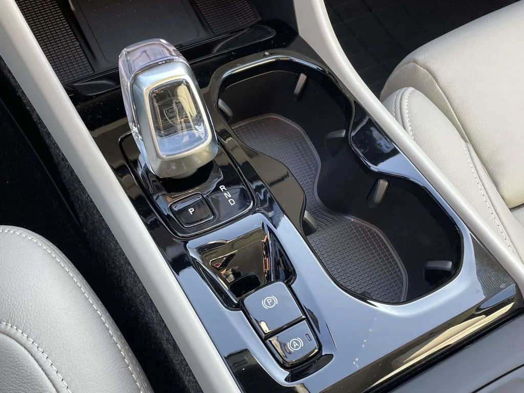 New 2026 Crystal White Volvo Ultra image 20