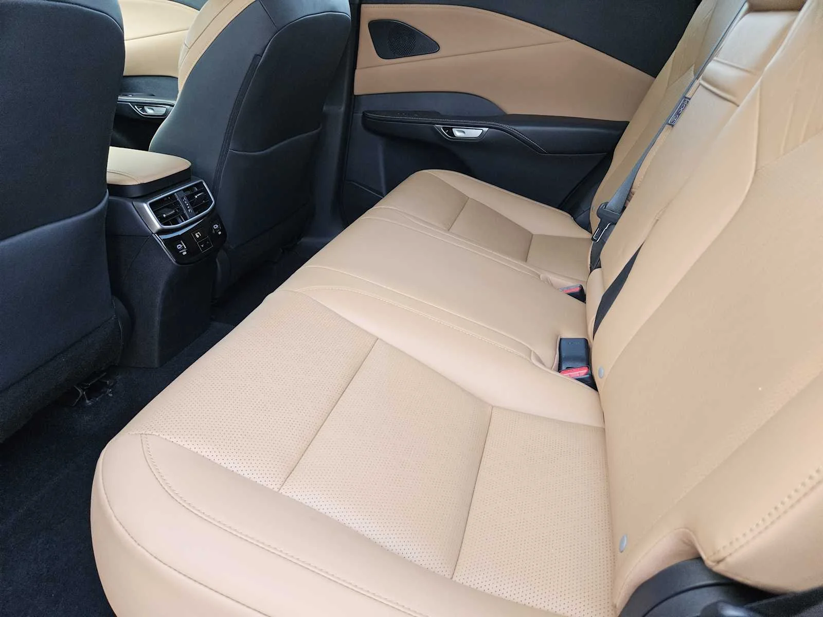Certified Used 2025 CAVIAR Lexus Premium Plus image 21