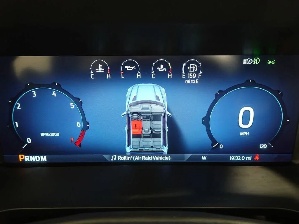 Used 2025 Silver Ford XLT image 19