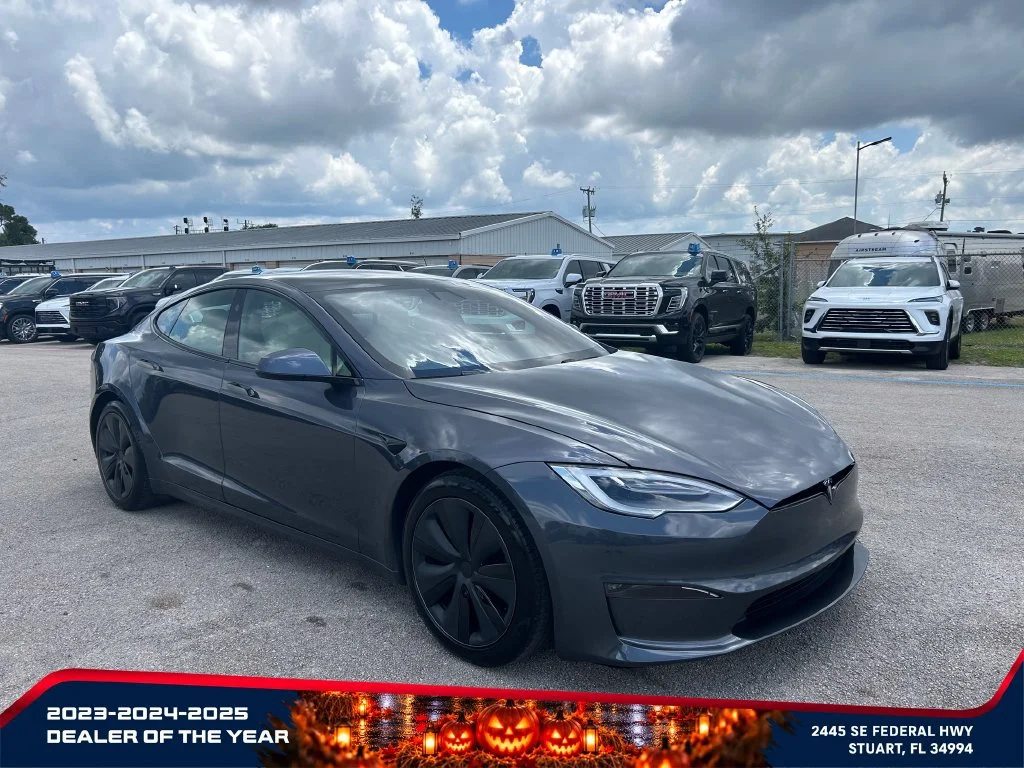Used 2022  Tesla AWD image 2
