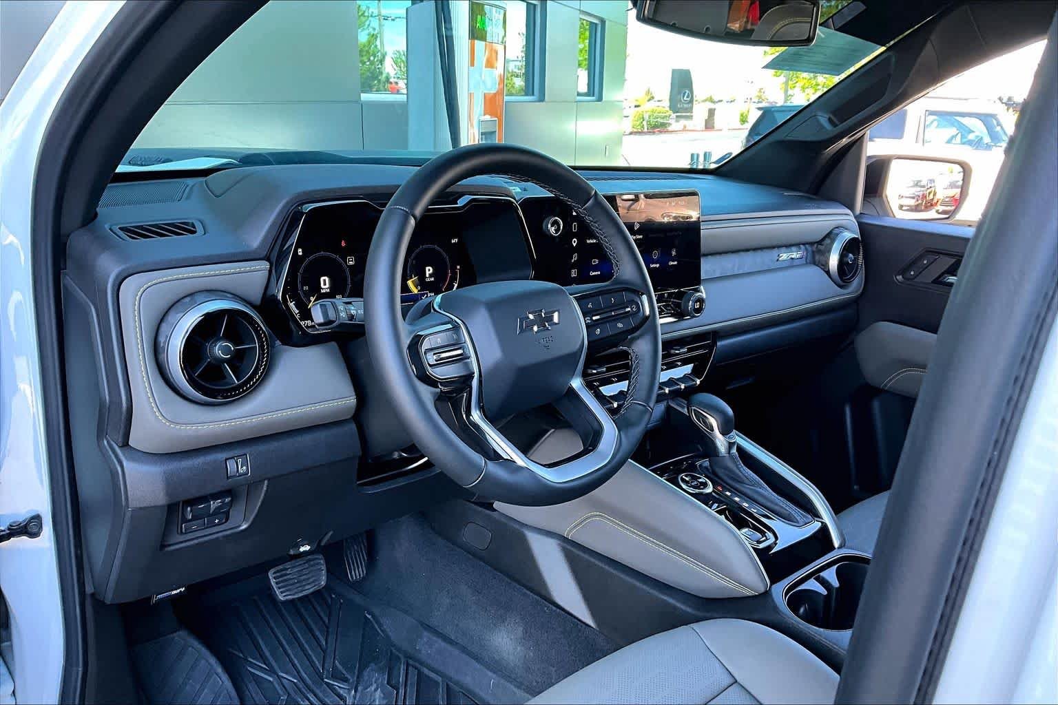 2025 Chevrolet Colorado ZR2 - Photo 18