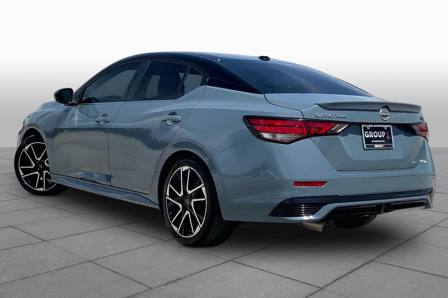 Used 2024 Atlantic Gray Metallic/Super Black Nissan SR image 12