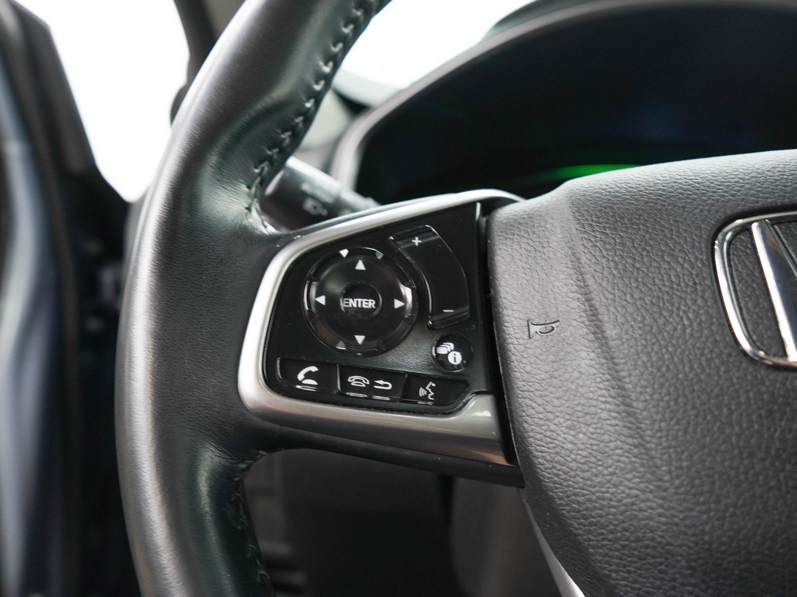 Used 2021  Honda Touring AWD image 28