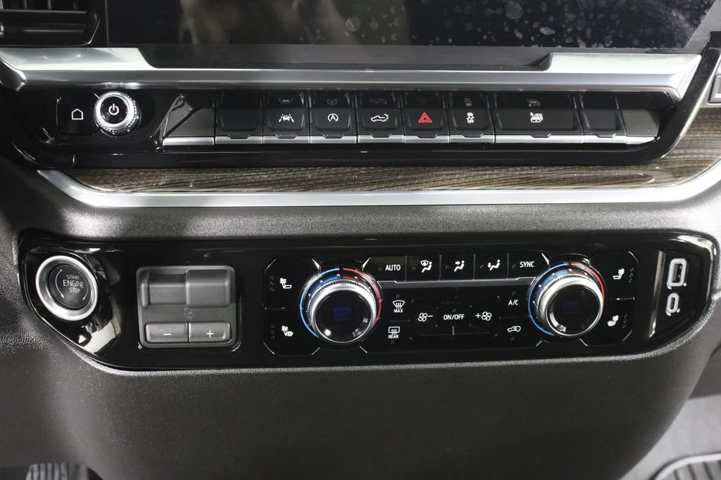 New 2026 Sterling Metallic GMC Elevation image 27