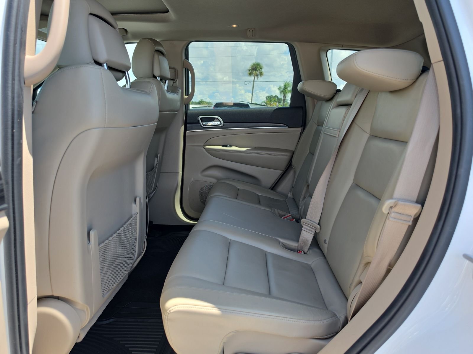 Used 2022 White Jeep Limited image 12
