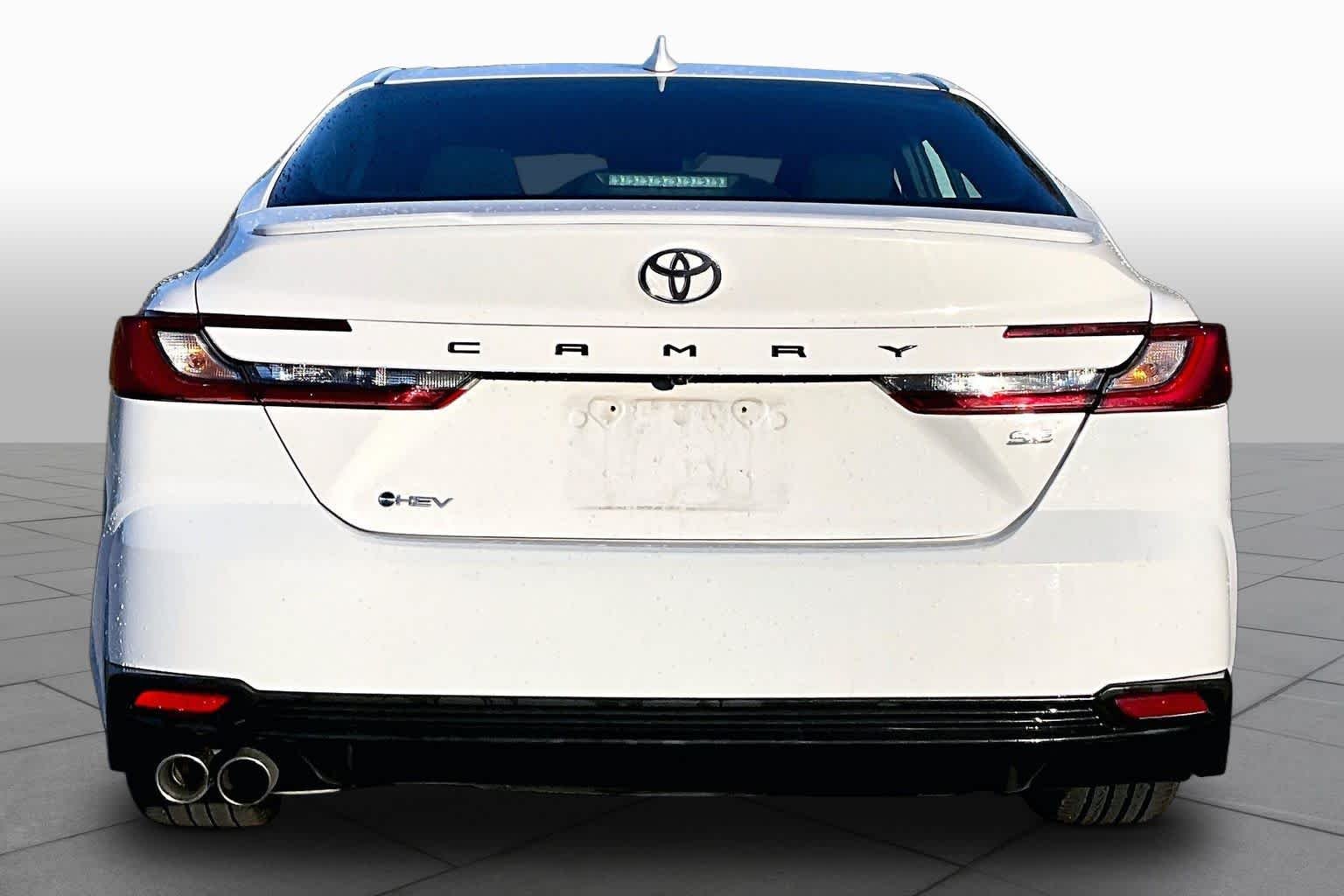 Used 2025 Ice Cap Toyota SE image 5