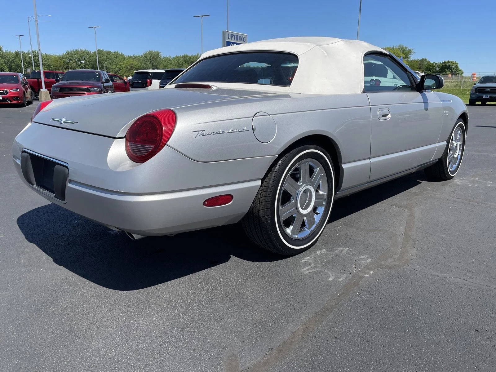 Used 2005 Platinum Silver Ford Deluxe image 5