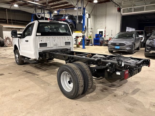 New 2026 Oxford White Ford XL image 5