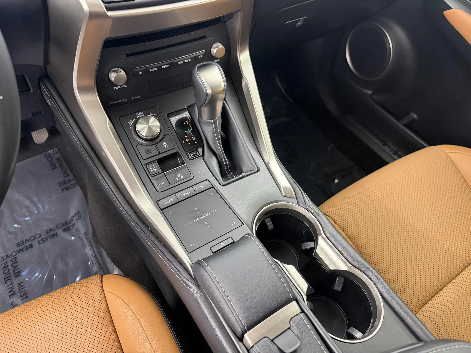 Used 2019 Eminent White Pearl Lexus Base image 17
