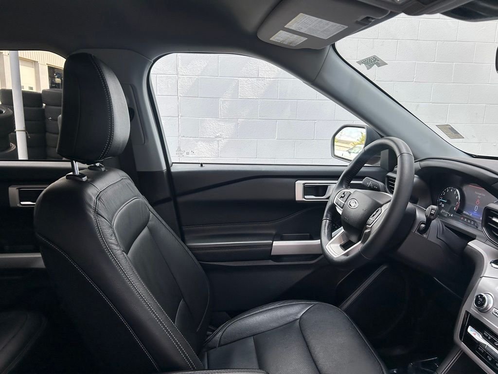 Used 2023 Red Ford XLT image 22