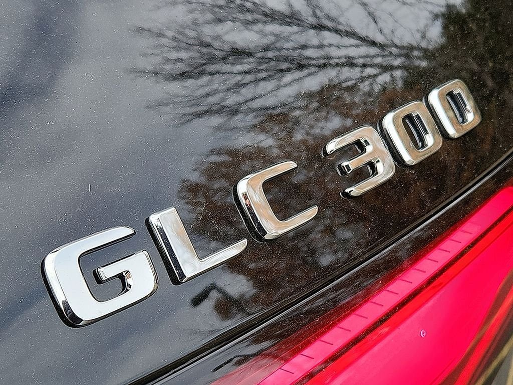 Used 2026 Black Mercedes-Benz GLC 300 image 15