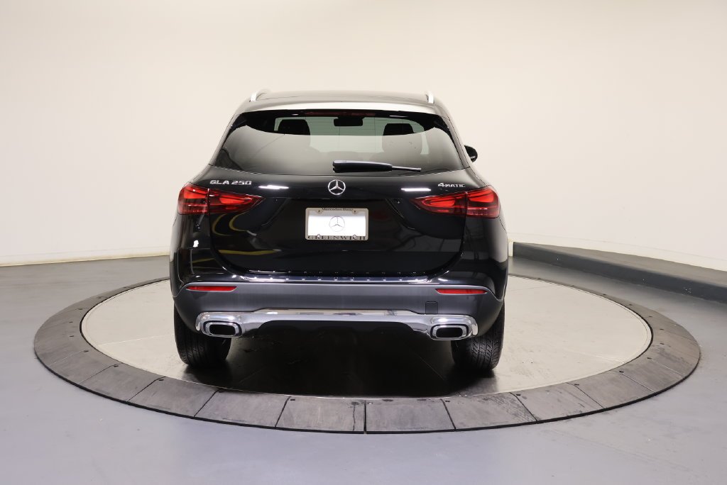 New 2026 Night Black Mercedes-Benz GLA 250 image 4