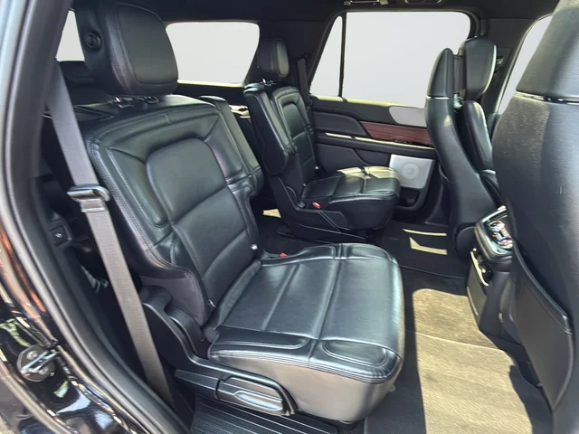 Used 2020 Black Lincoln Reserve image 24