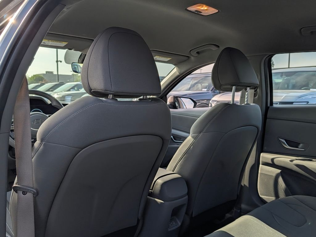 2024 Hyundai Elantra SEL - Photo 12