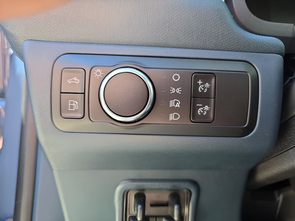 New 2026 Azure Gray Metallic Tri-Coat Ford XLT image 15
