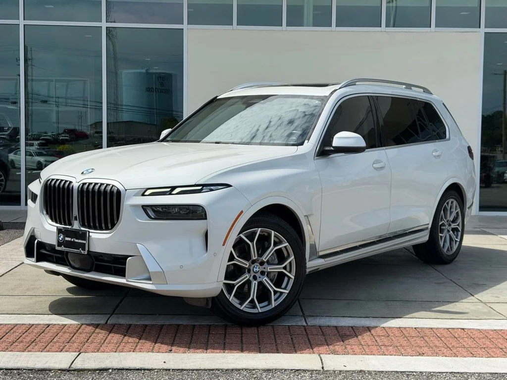 Used 2023 Mineral White Metallic BMW xDrive40i image 1