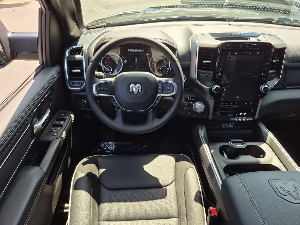 New 2026 Diamond Black Crystal Pearl-Coat Exterior Paint RAM Laramie image 20