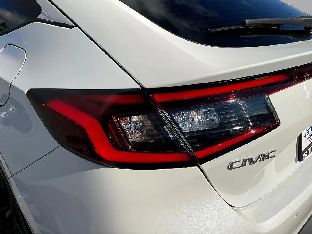 Used 2022 White Honda Sport Touring image 25