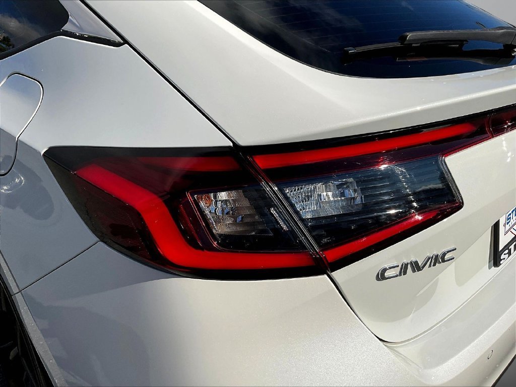 Used 2022 White Honda Sport Touring image 25