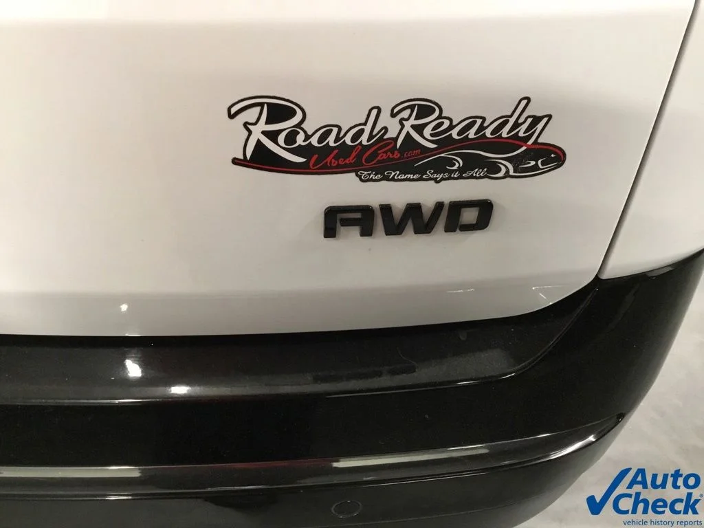 Used 2022 White Chevrolet Premier image 16