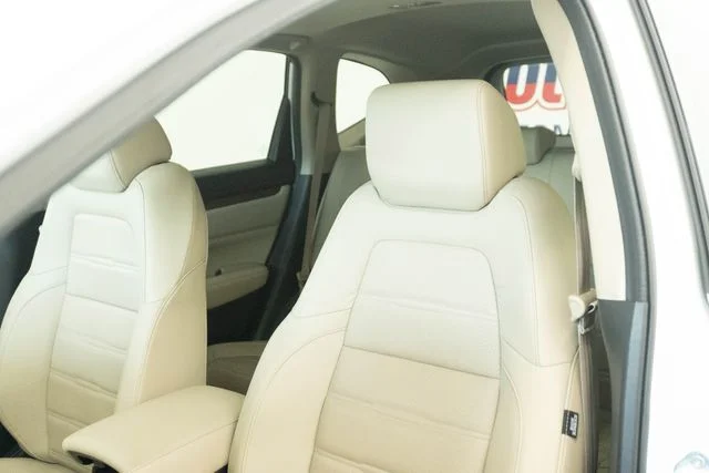 Used 2021 White Honda EX-L image 19