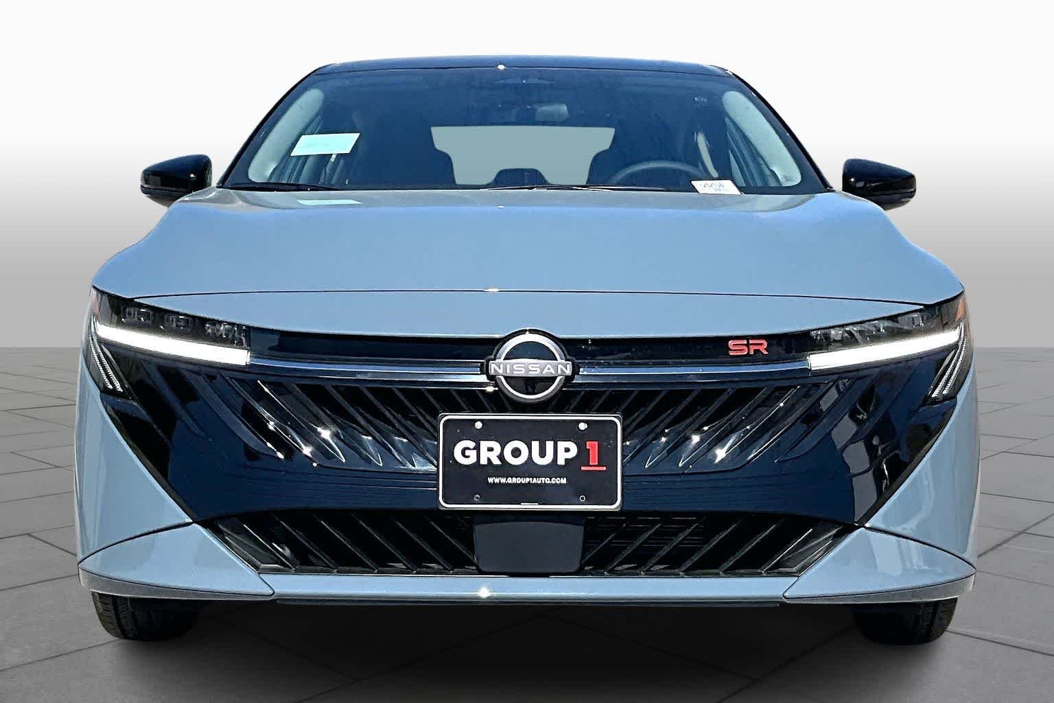 New 2026 Atlantic Gray Metallic / Super Black Two-tone Nissan SR image 3