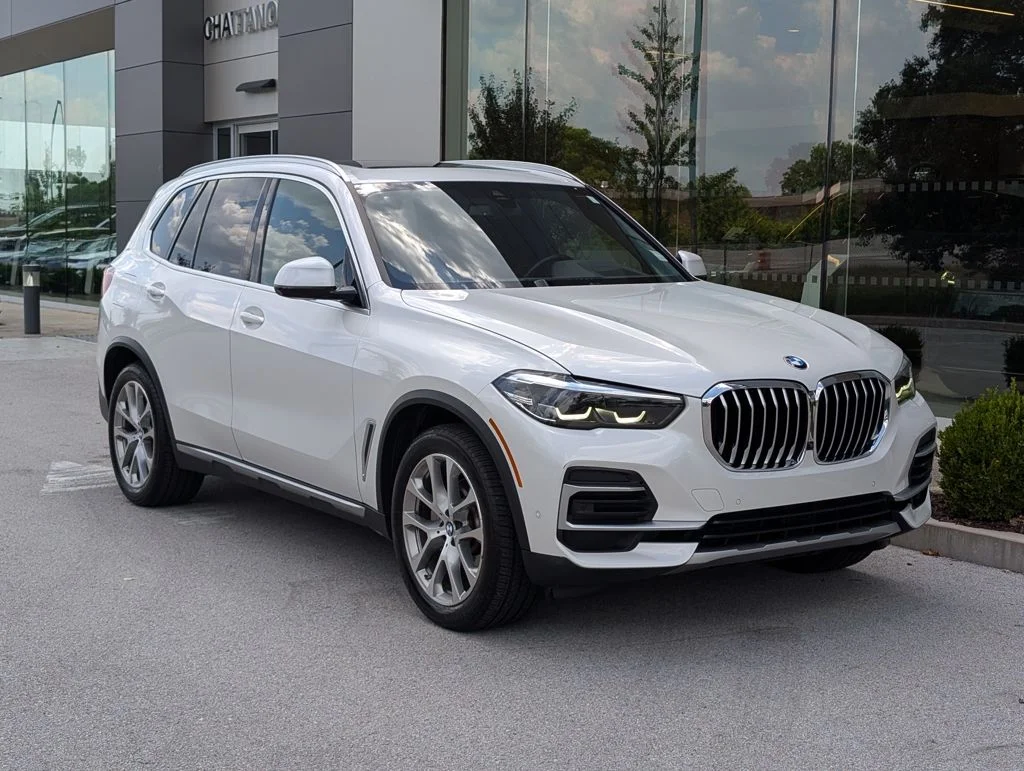 Used 2023 White BMW xDrive40i image 9