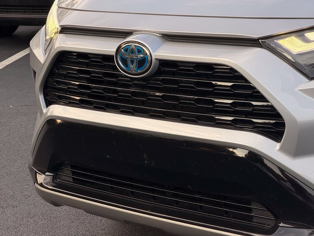 Used 2022 Silver Toyota XSE image 9