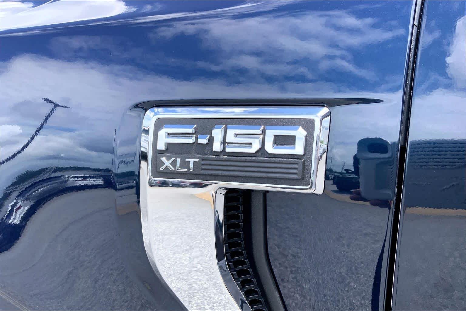 Used 2023 Antimatter Blue Metallic Ford XLT image 10