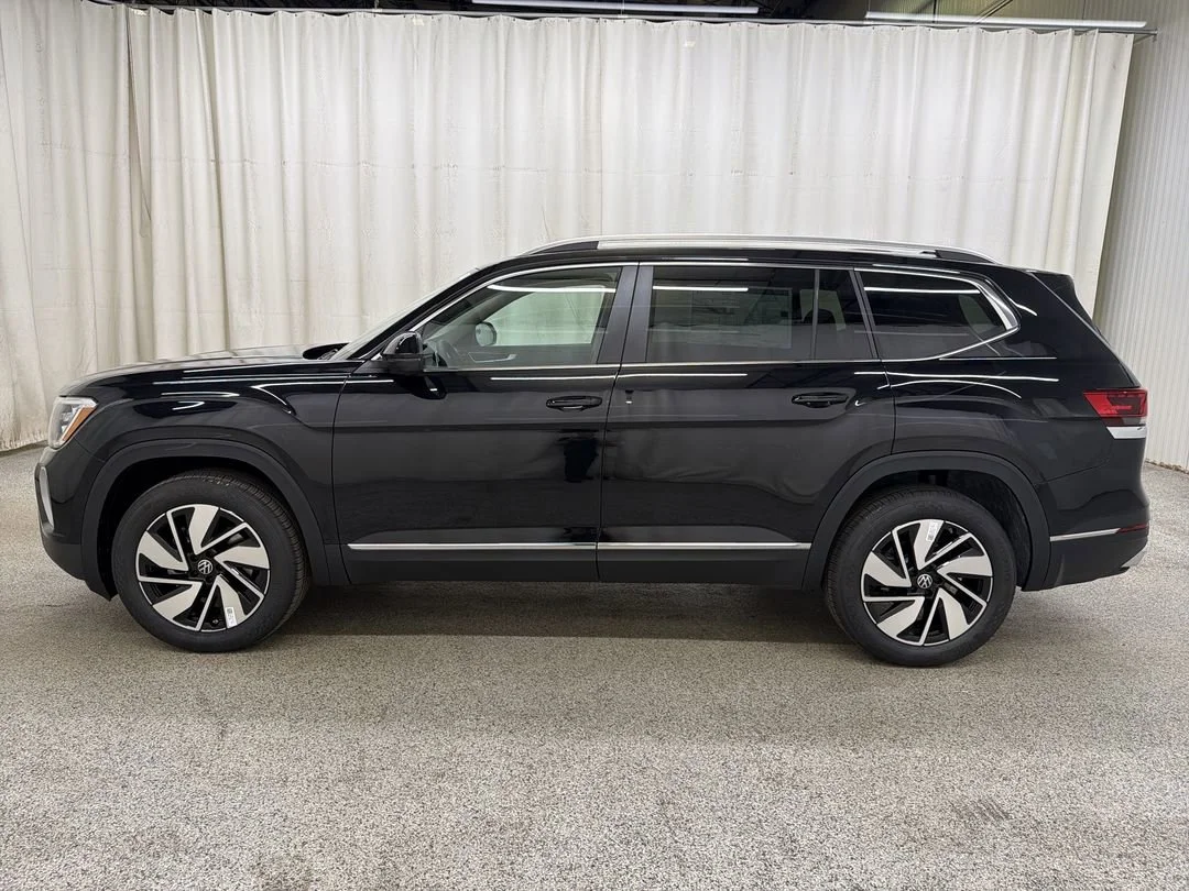 New 2026 Deep Black Pearl Volkswagen 2.0T SEL image 6