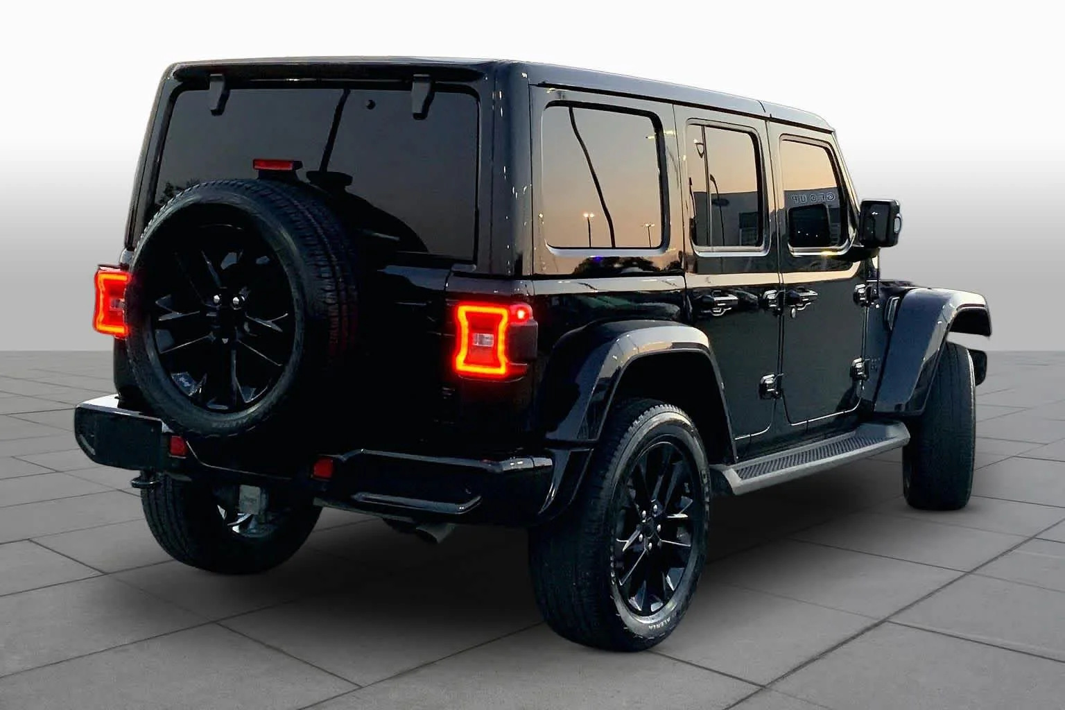 Used 2023 Black Clearcoat Jeep High Altitude image 23