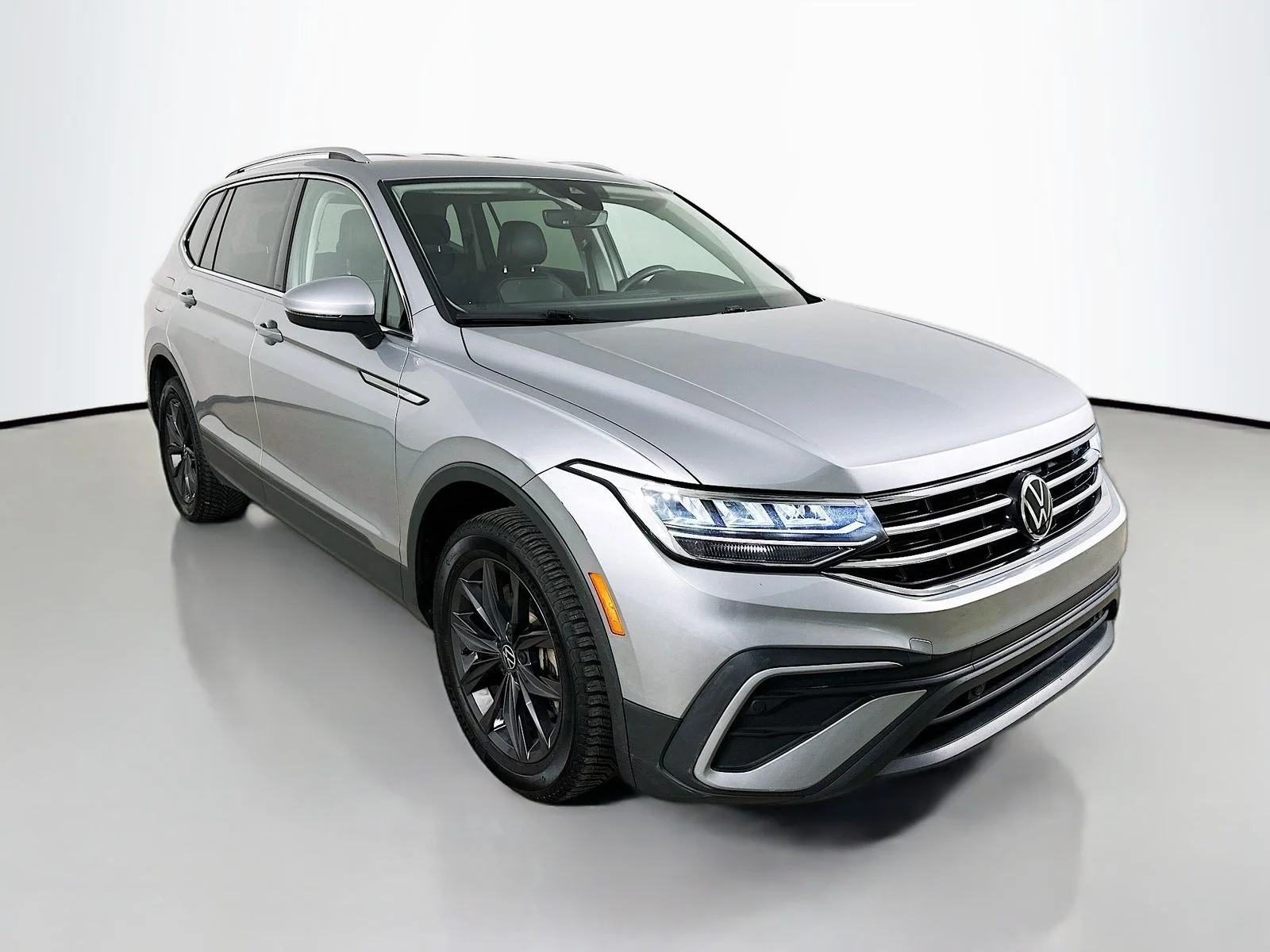 Used 2022 Silver Volkswagen  image 3