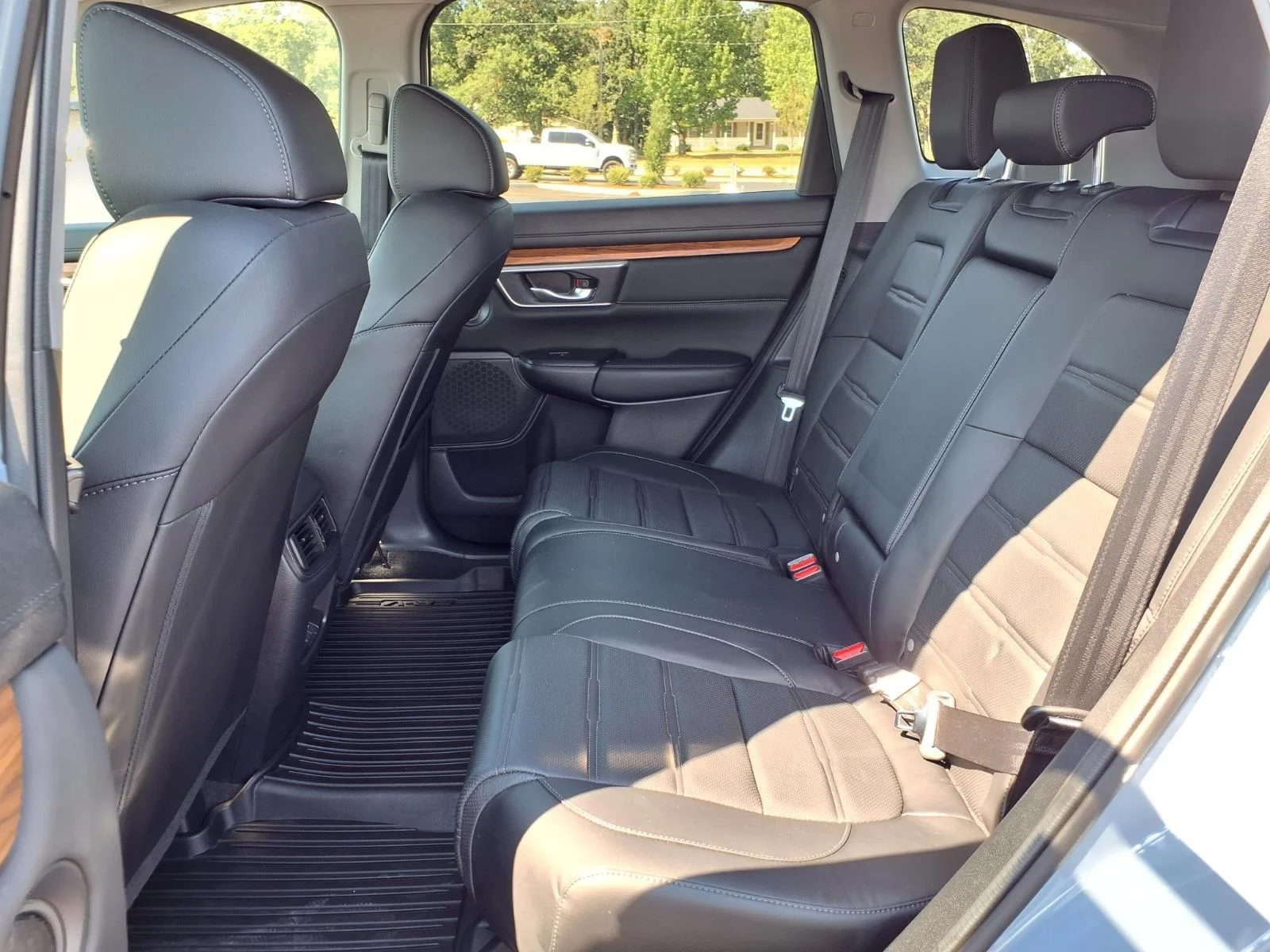 Used 2022 Sonic Gray Pearl Honda EX-L image 22