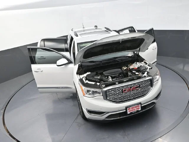 Used 2018 White GMC Denali image 39