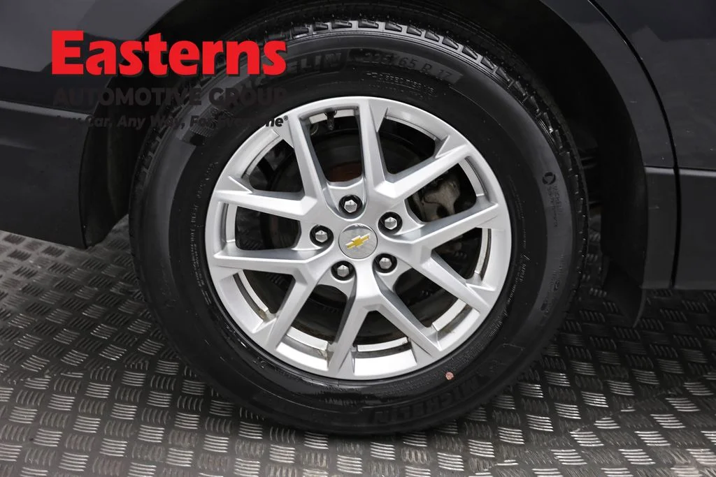 Used 2022 Gray Chevrolet LT image 29
