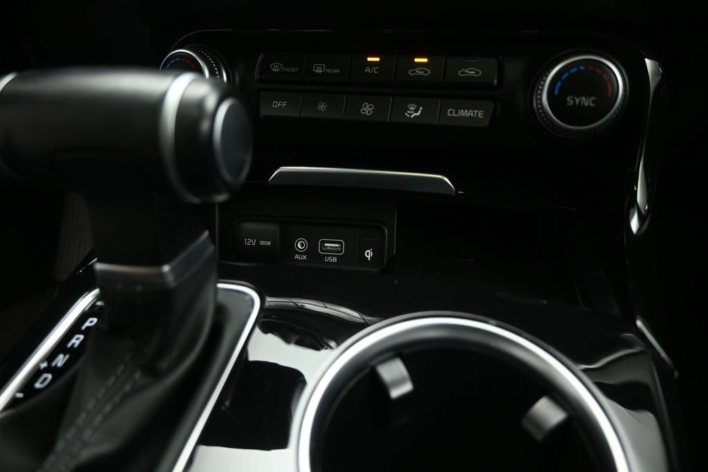 Used 2019 Black Kia Premium image 19