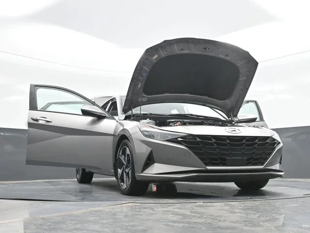 Used 2023 Silver Hyundai SEL image 32