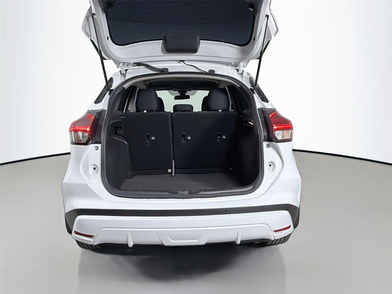 Used 2023 Fresh Powder Nissan SV image 23